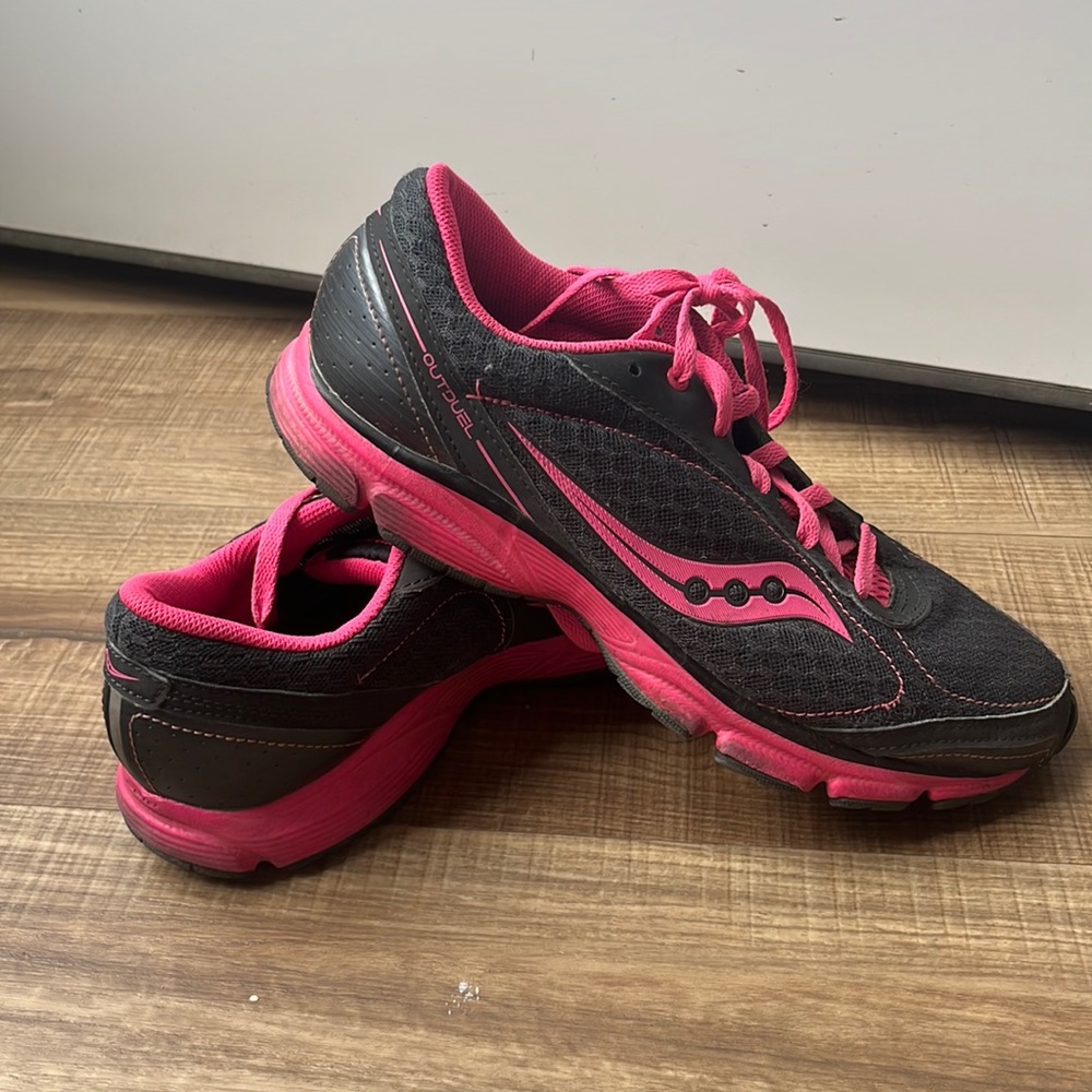 Saucony Outduel Running Shoes Size 9